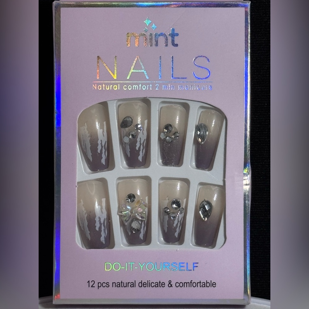 MINT Press On Nails